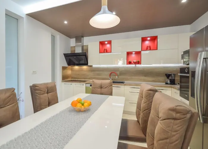 Apartamento Mornar-5 By Interhome Trogir